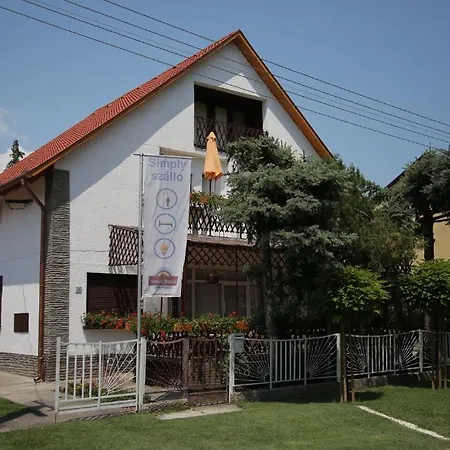 Simply Szallo Guest house