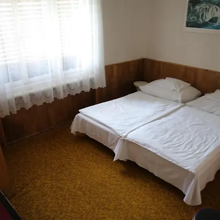Simply Szallo Guest house
