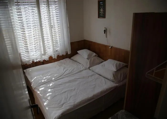 בית הארחה Simply Szallo *