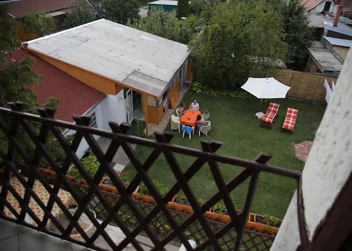 Πανσιόν Simply Szallo *